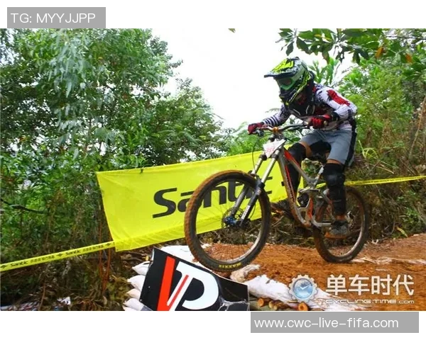 足球单车教学技巧全解析助你提升球技与场上表现 足球单车教学技巧全解析助你提升球技与场上表现